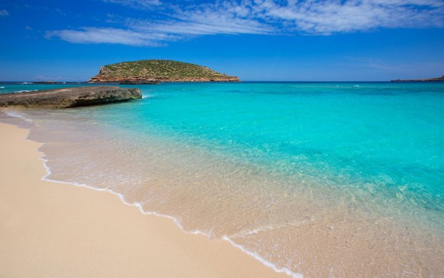 ibiza-beaches.jpg, 845 KB